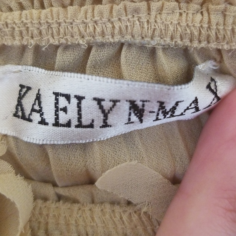KaelyN Max off the shoulder top - Picture 3 of 4